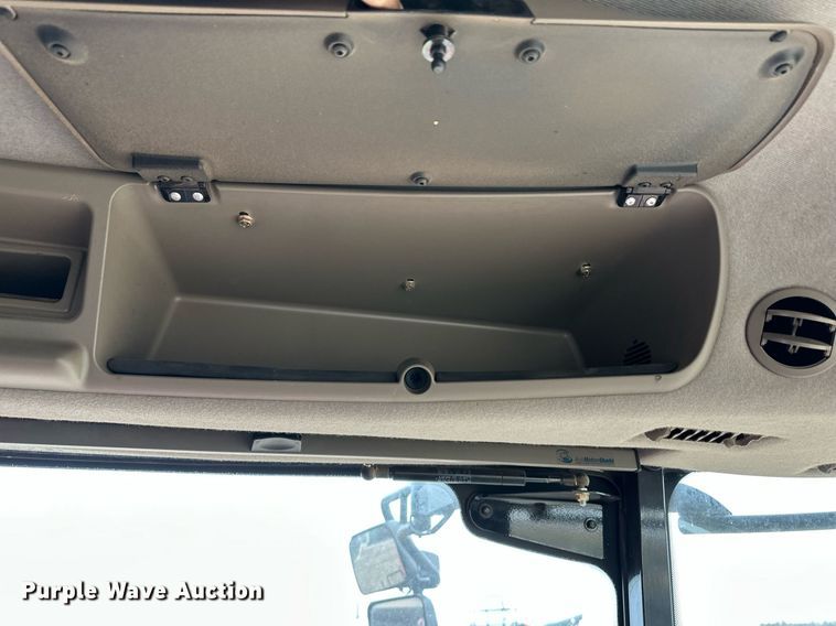 image for item ER8828 2013 Case IH 9230 combine