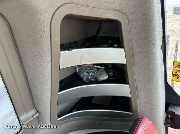 image for item ER8828 2013 Case IH 9230 combine