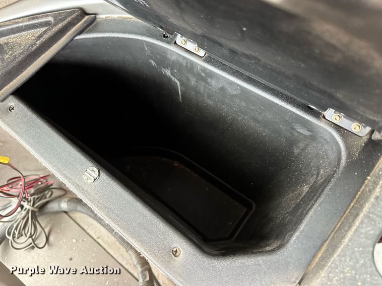 image for item ER8828 2013 Case IH 9230 combine