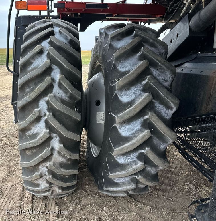 image for item ER8828 2013 Case IH 9230 combine