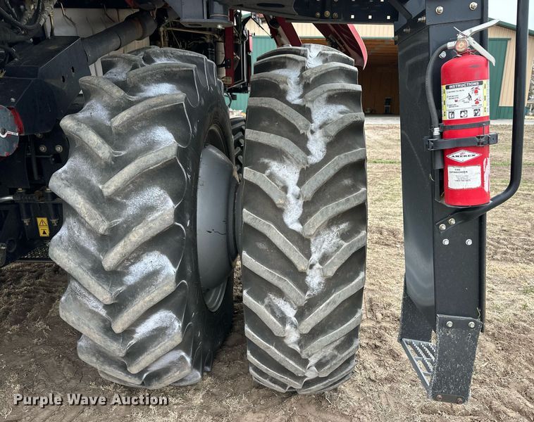 image for item ER8828 2013 Case IH 9230 combine