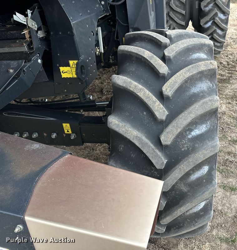 image for item ER8828 2013 Case IH 9230 combine