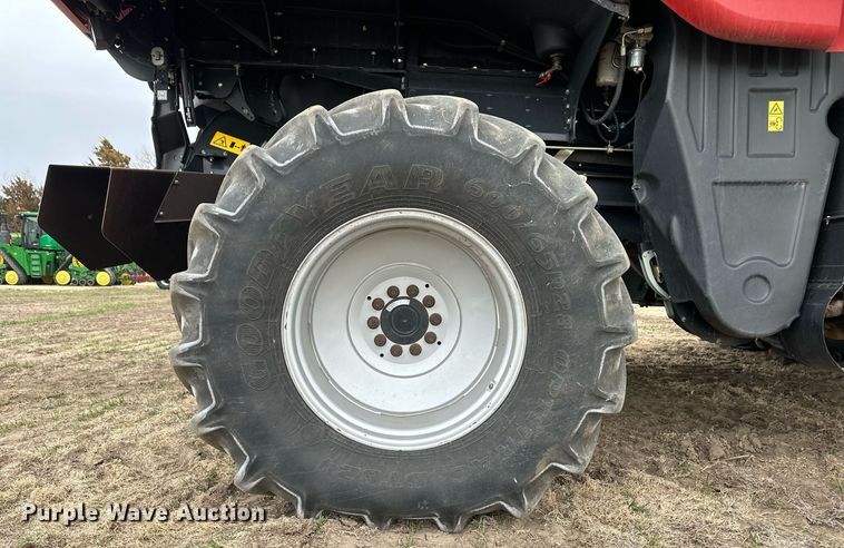 image for item ER8828 2013 Case IH 9230 combine