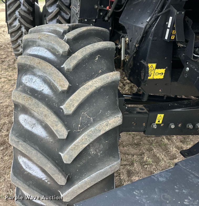 image for item ER8828 2013 Case IH 9230 combine