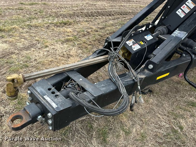 image for item ER8829 2014 Kinze 1300 grain cart