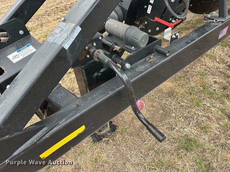 image for item ER8829 2014 Kinze 1300 grain cart