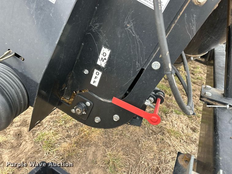 image for item ER8829 2014 Kinze 1300 grain cart