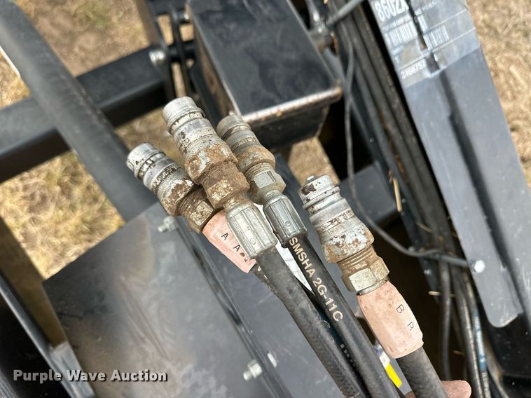 image for item ER8829 2014 Kinze 1300 grain cart