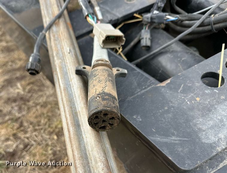 image for item ER8829 2014 Kinze 1300 grain cart