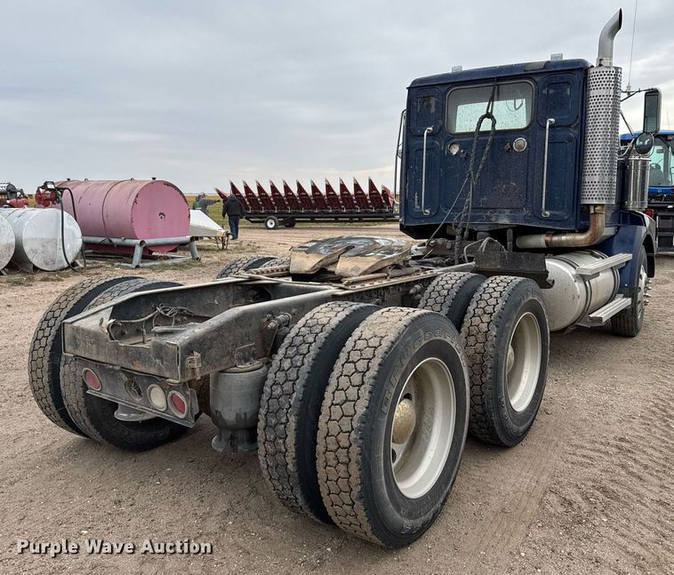 image for item ER8832 2009 Western Star 4900EX semi truck