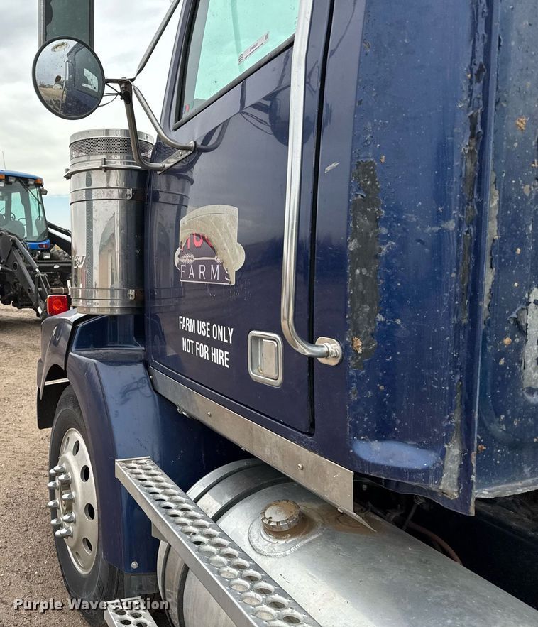 image for item ER8832 2009 Western Star 4900EX semi truck