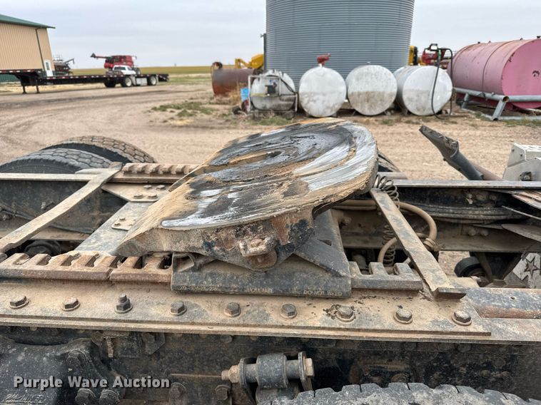 image for item ER8832 2009 Western Star 4900EX semi truck