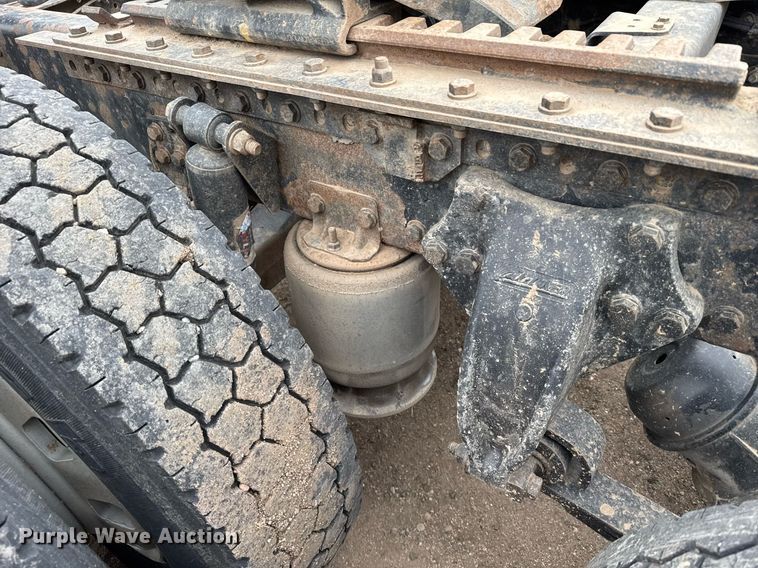 image for item ER8832 2009 Western Star 4900EX semi truck