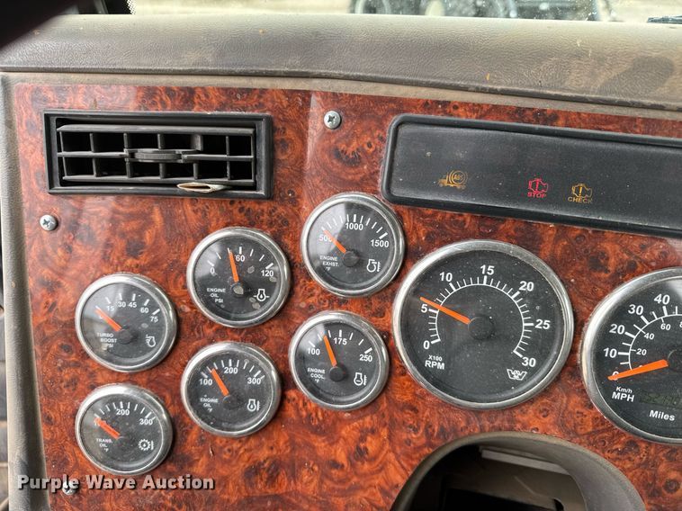 image for item ER8832 2009 Western Star 4900EX semi truck