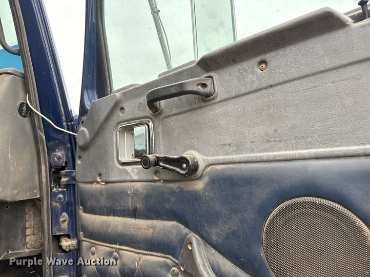 image for item ER8832 2009 Western Star 4900EX semi truck