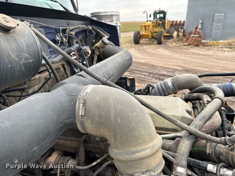 image for item ER8832 2009 Western Star 4900EX semi truck