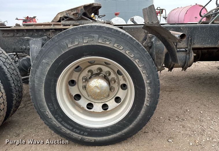 image for item ER8832 2009 Western Star 4900EX semi truck