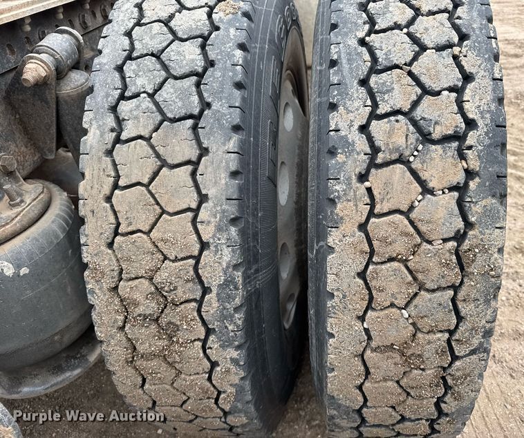 image for item ER8832 2009 Western Star 4900EX semi truck