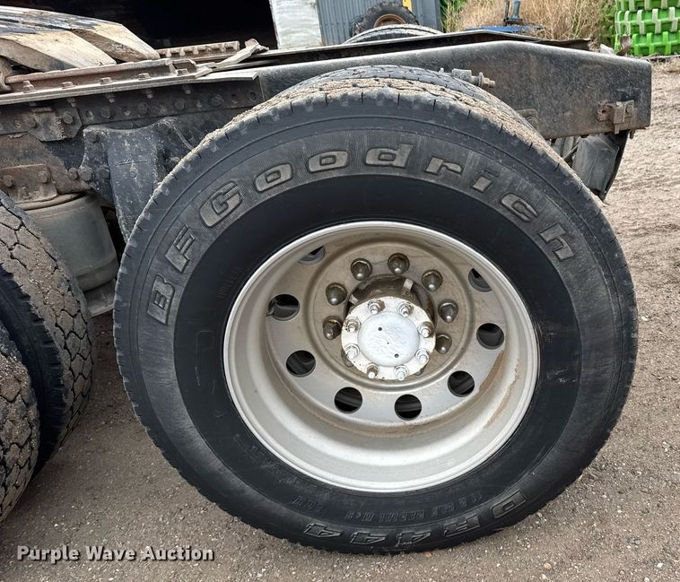 image for item ER8832 2009 Western Star 4900EX semi truck