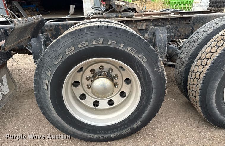 image for item ER8832 2009 Western Star 4900EX semi truck