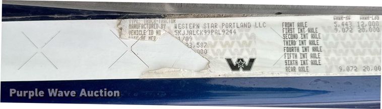 image for item ER8832 2009 Western Star 4900EX semi truck