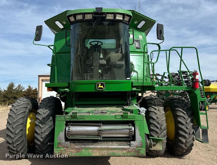 image for item ER8919 2003 John Deere 9750 STS combine