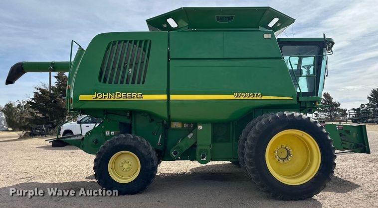 image for item ER8919 2003 John Deere 9750 STS combine