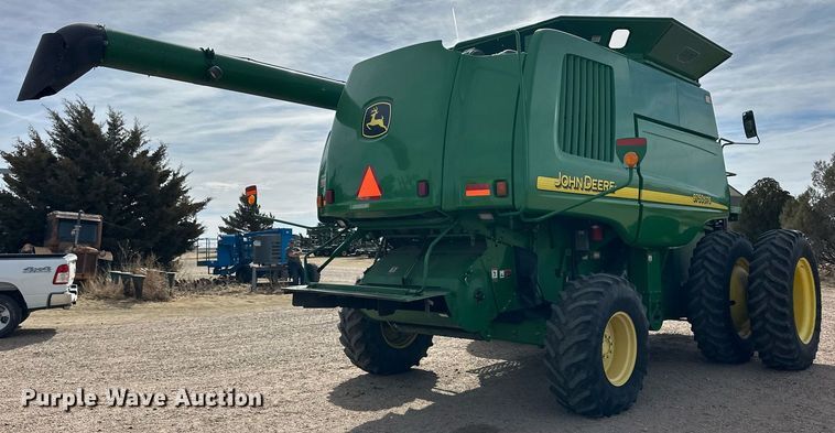 image for item ER8919 2003 John Deere 9750 STS combine