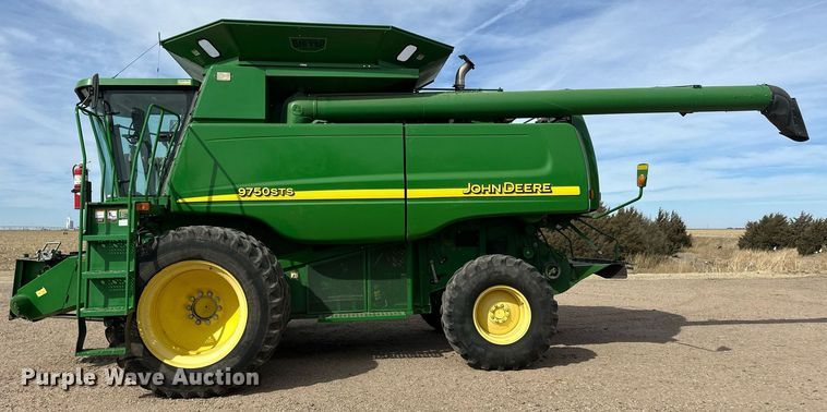 image for item ER8919 2003 John Deere 9750 STS combine