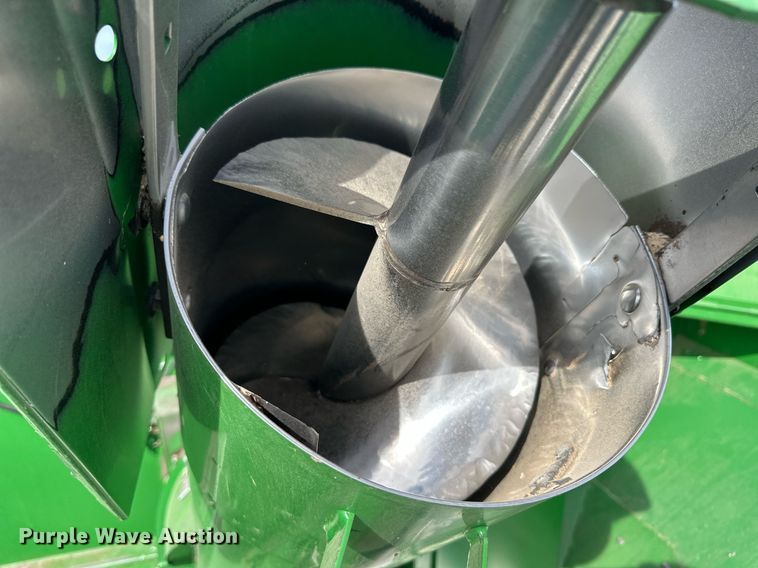 image for item ER8919 2003 John Deere 9750 STS combine