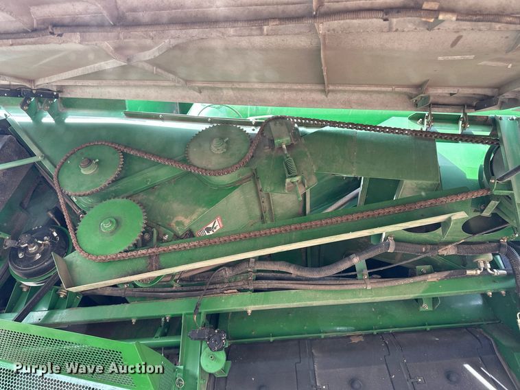image for item ER8919 2003 John Deere 9750 STS combine