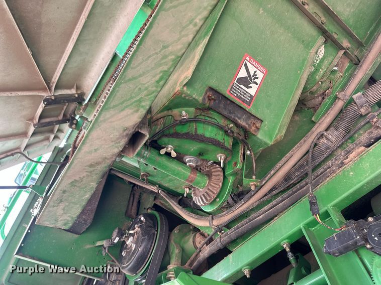 image for item ER8919 2003 John Deere 9750 STS combine