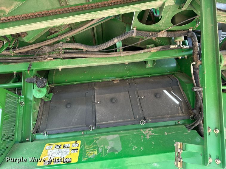 image for item ER8919 2003 John Deere 9750 STS combine