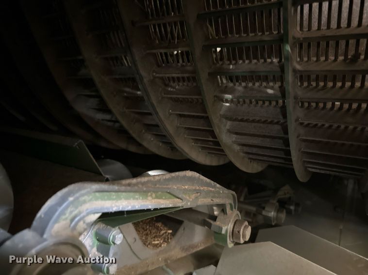 image for item ER8919 2003 John Deere 9750 STS combine