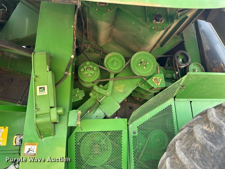 image for item ER8919 2003 John Deere 9750 STS combine