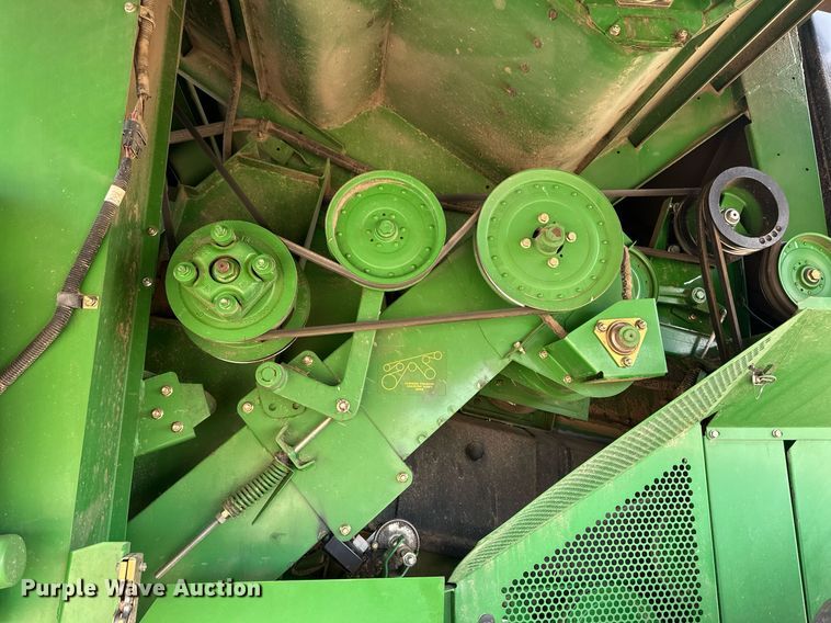 image for item ER8919 2003 John Deere 9750 STS combine