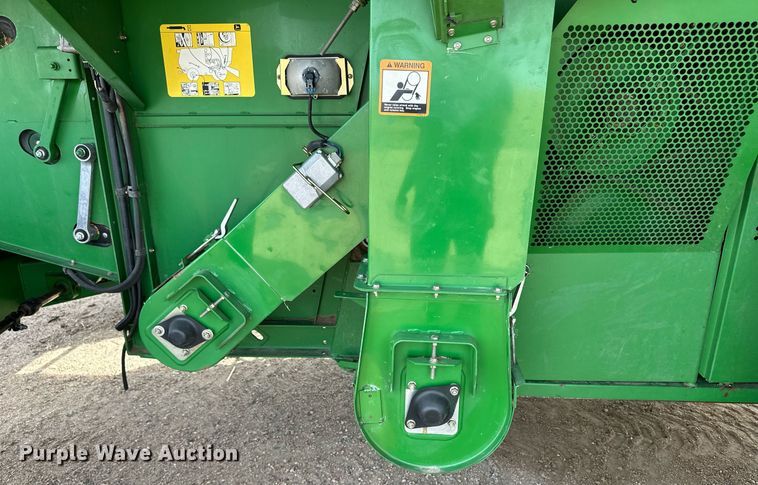 image for item ER8919 2003 John Deere 9750 STS combine