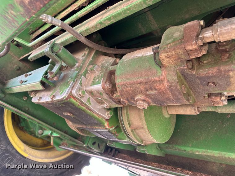 image for item ER8919 2003 John Deere 9750 STS combine