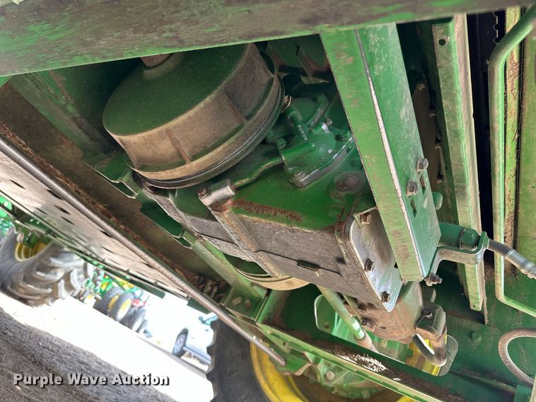 image for item ER8919 2003 John Deere 9750 STS combine