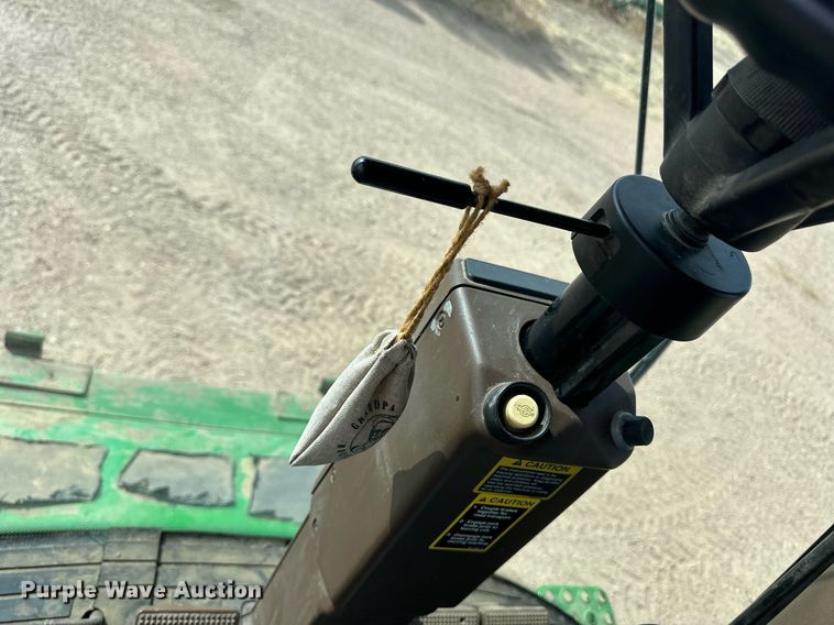 image for item ER8919 2003 John Deere 9750 STS combine