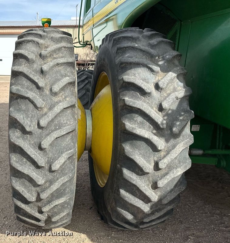 image for item ER8919 2003 John Deere 9750 STS combine