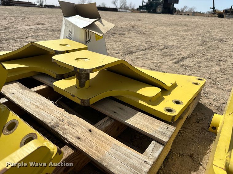 image for item ER8926 Degelman blade mounting bracket