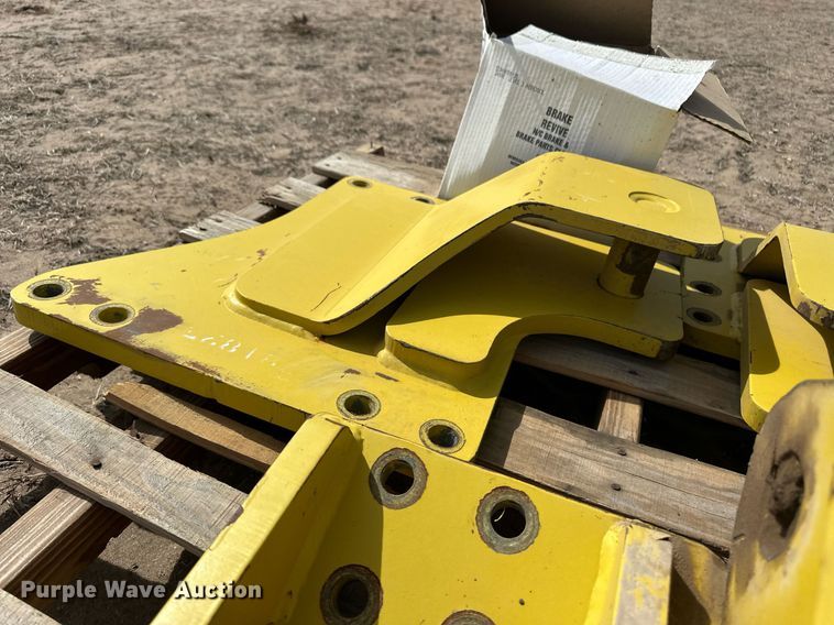 image for item ER8926 Degelman blade mounting bracket