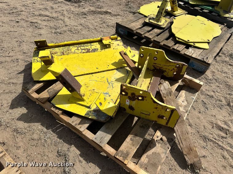 image for item ER8927 Degelman blade parts