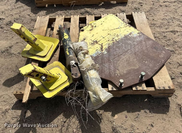 image for item ER8927 Degelman blade parts