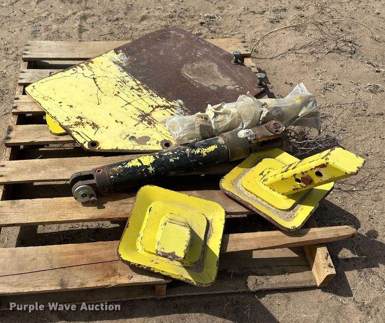 image for item ER8927 Degelman blade parts