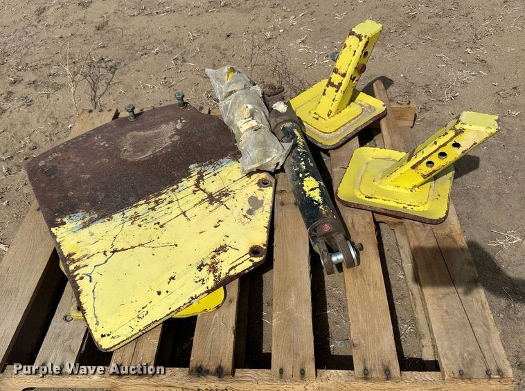 image for item ER8927 Degelman blade parts