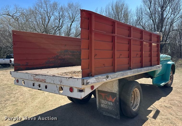 image for item ER8933 1961 Chevrolet 60 dump flatbed truck