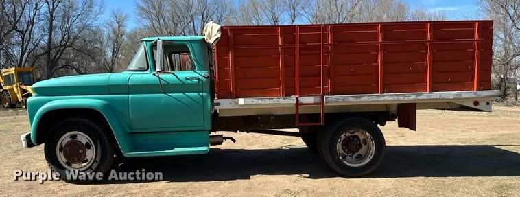 image for item ER8933 1961 Chevrolet 60 dump flatbed truck