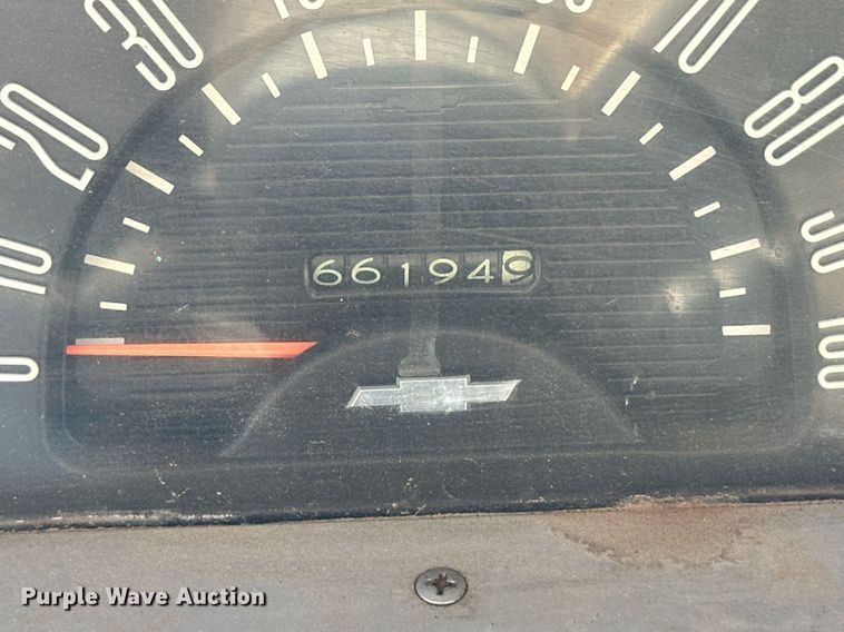 image for item ER8933 1961 Chevrolet 60 dump flatbed truck